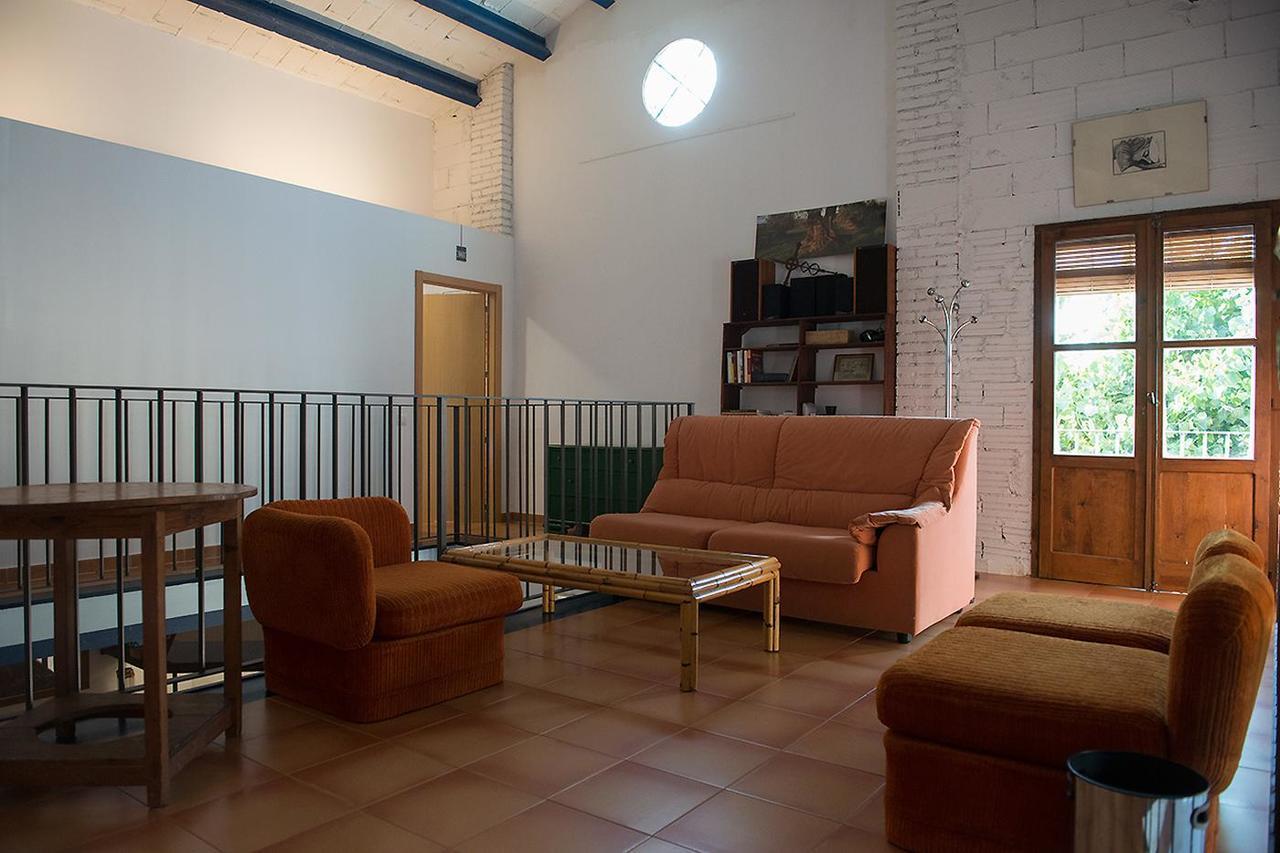 Crux Albergue Adahuesca Esterno foto