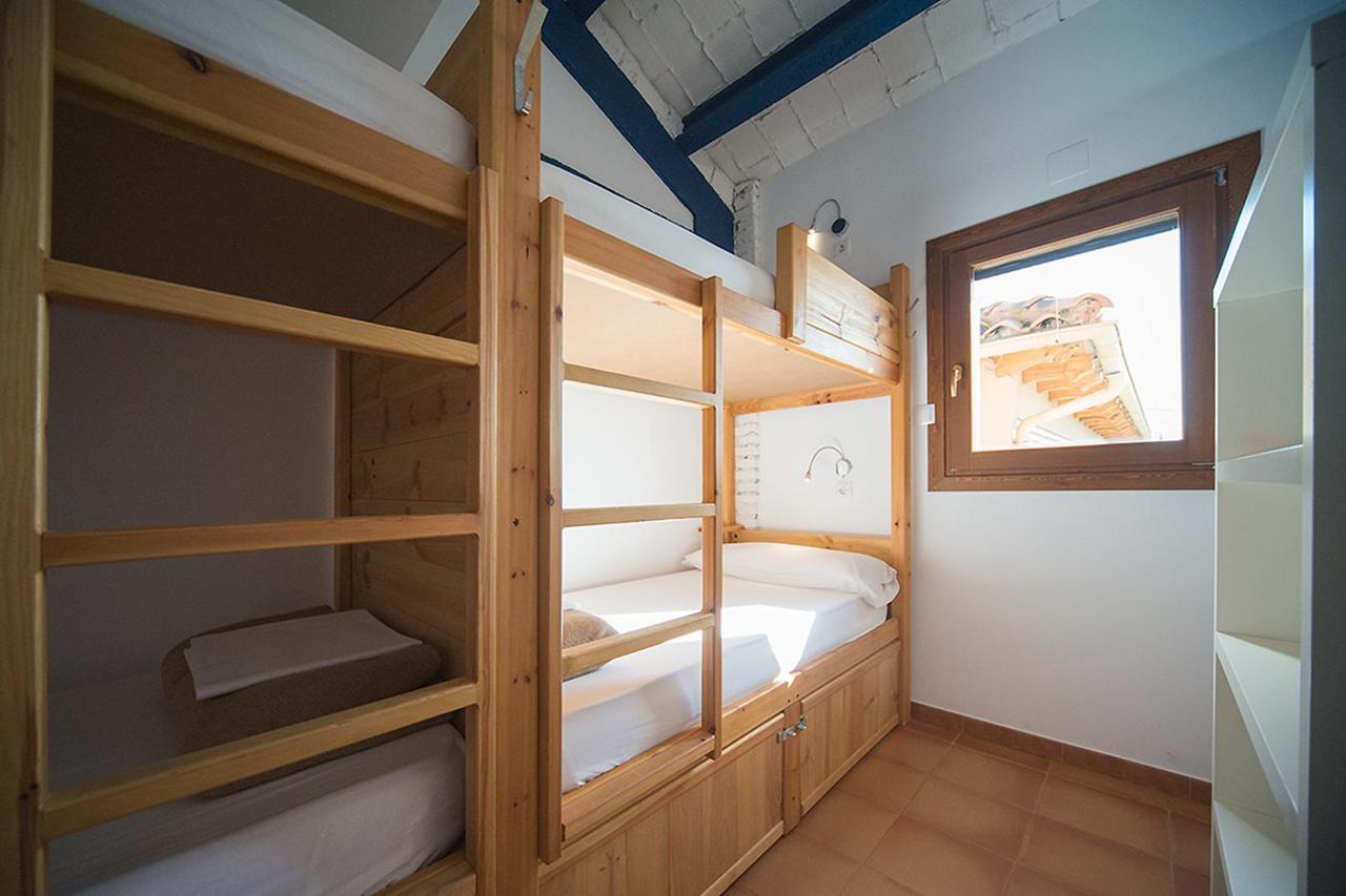 Crux Albergue Adahuesca Esterno foto