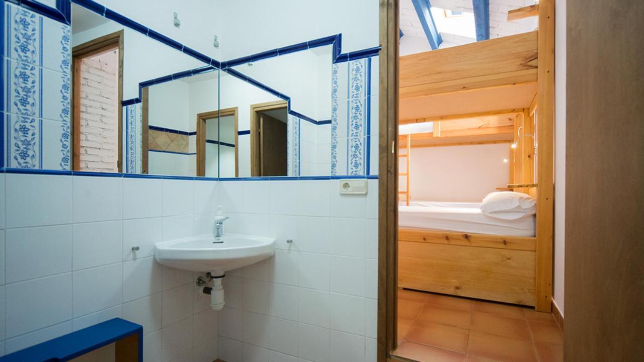 Crux Albergue Adahuesca Esterno foto